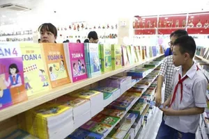 Xuất bản sách giáo khoa: Bộ Giáo dục 'bao thầu'