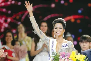 Chặng đường H'Hen Niê đến với chung kết Miss Universe 2018