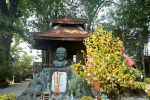 Ngày thầy thuốc ghé thăm miếu thờ Hải Thượng Lãn Ông