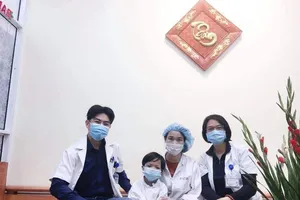 Bệnh nhi ghép tim nhỏ tuổi nhất Việt Nam được ra viện 