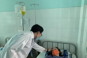 Hỗ trợ y tế cơ sở: Người mới mừng, người cũ tâm tư 