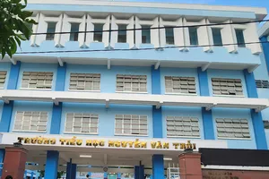 Cảnh cáo giáo viên bị tố đánh gãy ngón tay học sinh