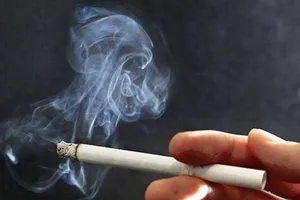 Hút thuốc ngay sau bữa ăn sẽ bị ung thư phổi?