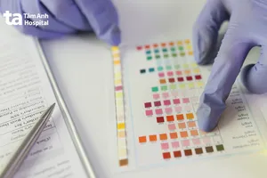 Khi nước tiểu màu hồng…