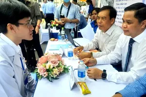 Nhiều bệnh viện ở TP.HCM cần tuyển dụng bác sĩ 