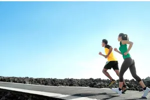 Suy giãn tĩnh mạch chân có nên chạy bộ?