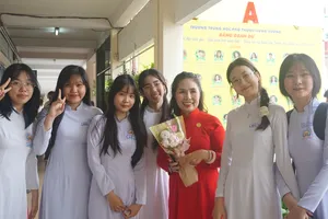 Khoảnh khắc ấn tượng tại lễ kỷ niệm 90 năm Trường THPT Hùng Vương