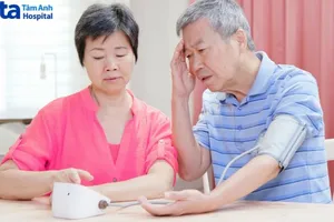 Tại sao người già khi huyết áp cao dễ bị xuất huyết não?