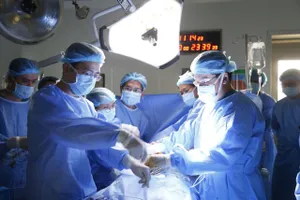 Đãi ngộ xứng đáng cho nhân viên y tế, toàn xã hội sẽ hưởng lợi