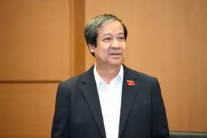 Học sinh nhà giàu có cần hỗ trợ, miễn học phí không?