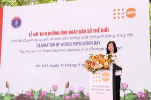 Bộ Y tế đề xuất hỗ trợ tiền mặt hoặc hiện vật khi sinh con