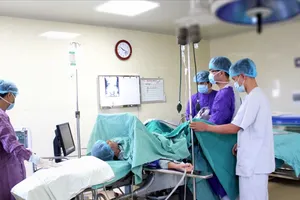 Máy tán sỏi hỏng vẫn chữa bệnh, thu tiền: Các vấn đề đáng chú ý 