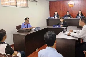 Từ nay, nhà báo bị 'trói tay' khi dự tòa?