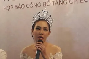 Hoa hậu công bố 'công trình khoa học' kéo dài chân 6 cm