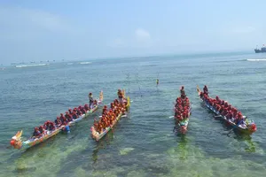 Lễ hội đua thuyền ở Lý Sơn và chuyện cá độ