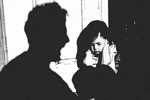 Thầy giáo sờ mông các nữ sinh là dâm ô chứ còn gì!