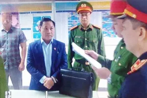 Ông Lưu Bình Nhưỡng ra giá 300.000 USD khi chuyển đơn cho Công ty Mạnh Đức