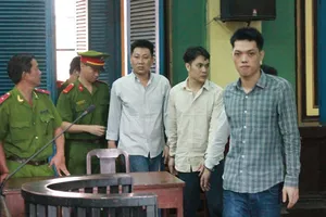 Vụ ‘hỗn chiến’ ở quận 4, người chết, kẻ hoá điên...