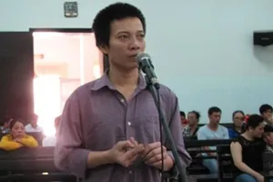 Bị phạt 18 năm tù vì ‘làm bậy’ với cháu gái