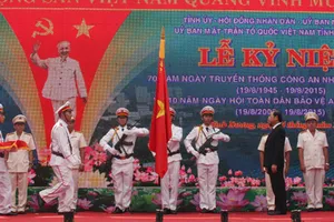 Hai tập thể Công an Bình Dương nhận danh hiệu Anh hùng