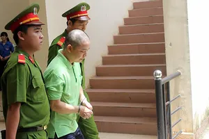  Kẻ đâm chết người yêu trong quán bida bị án chung thân