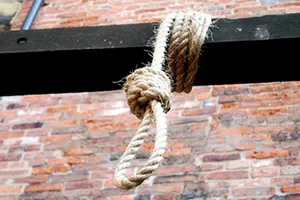 Hai vợ chồng chết thảm trong nhà