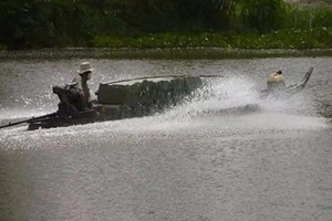 Đặc nhiệm vây bắt 11 xuồng máy chở thuốc lá lậu