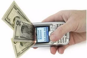 Bắt nguyên cán bộ công an tiếp tay lừa đồng nghiệp