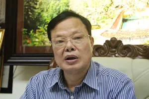 Tỉnh Cà Mau nhận quà tặng 2 xe lexus là 'đúng quy định'