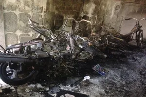 Say rượu đốt nhà