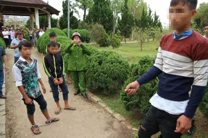 Băng nhóm nhí cướp xe trong công viên ở Đà Lạt