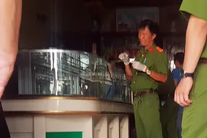 Chém chủ tiệm cướp vàng giữa ban ngày