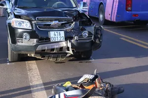 Giám đốc 1 công ty xe buýt chạy ô tô tông người