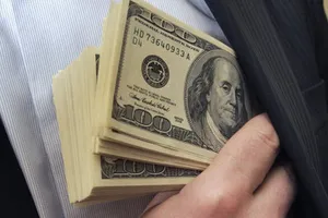 1 phó phòng tài nguyên bị tố nhận tiền ‘bảo kê’ 