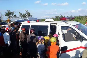 2 cháu nhỏ bị cha mẹ tâm thần nhốt 9 ngày