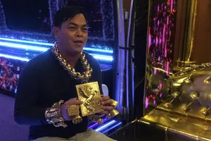 Công an làm việc với 'đại gia đeo vàng' Phúc XO