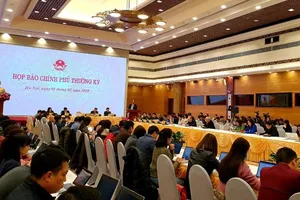 ‘Đưa tin sai về Corona, sao phạt nghệ sĩ lại chậm?’