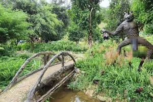 Khu du lịch Quỷ núi đóng cửa để sửa các bức tượng