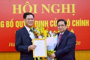 Công bố quyết định của Bộ Chính trị về công tác cán bộ