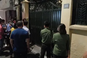 Công an khám nhà Chủ tịch Nguyễn Đức Chung đến 21 giờ 20