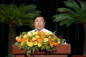 Chủ tịch UBND TP.HCM Nguyễn Thành Phong phát động 12 nội dung thi đua năm 2021. Ảnh: NGUYỆT NHI 