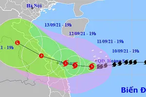 Bão số 5 giật cấp 12 đang cách bờ biển Quảng Trị-Quảng Nam 340km