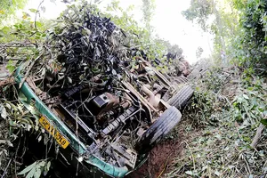 Công an thông tin vụ xe tải rơi xuống vực, 9 người thương vong