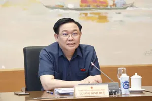 Sốt ruột… với “có tiền mà không tiêu được”!