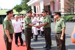 Bộ trưởng Tô Lâm: Bình Dương tiếp tục tấn công mạnh mẽ băng nhóm tội phạm