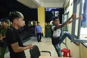 Học sinh cũ vào trường trộm 16 laptop