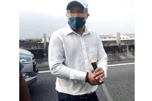 Xử phạt tài xế xe khách cầm dao đe dọa lái xe ô tô con trên cao tốc TP.HCM - Trung Lương