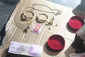 Chồng đột nhập vào phòng trộm hơn 2,3 tỉ đồng của vợ