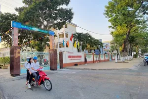 Tiền Giang : Một nữ sinh tạo Facebook giả vu khống thầy giáo “gạ tình” 