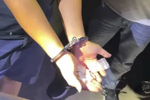 Thanh niên tàng trữ ma tuý chống cự quyết liệt khi bị công an vây bắt